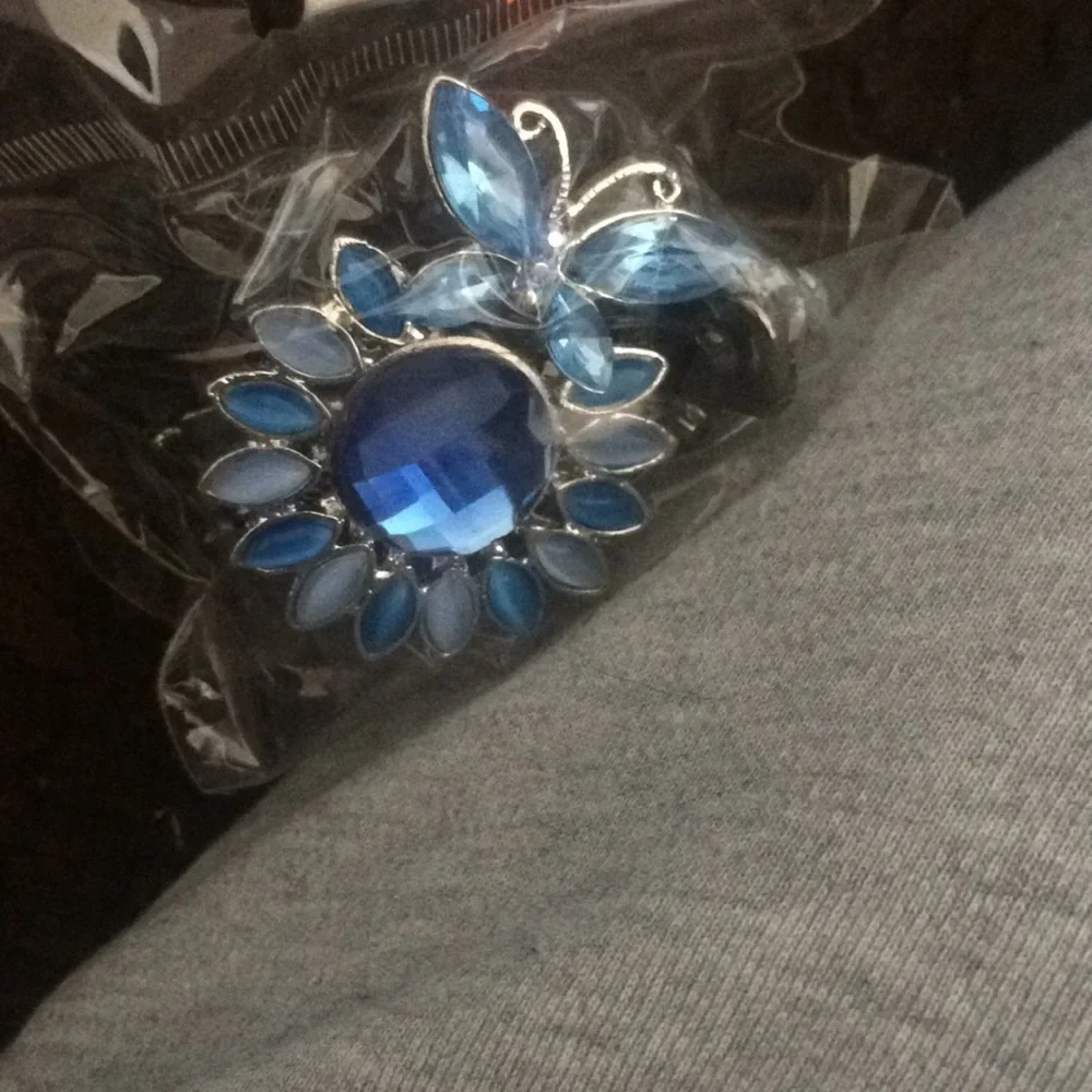 SWEET new hair clip